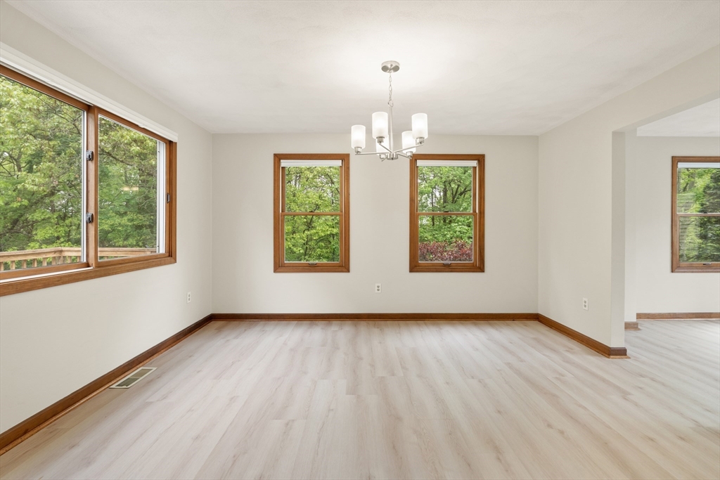 3 bed, 1 bath apartment for rent at 8 Candice Ct Unit 8, Woburn — photo 10 of 29
