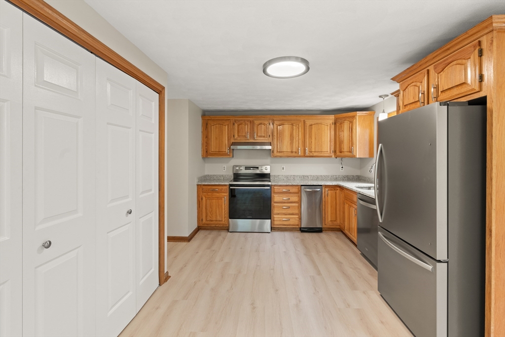 3 bed, 1 bath apartment for rent at 8 Candice Ct Unit 8, Woburn — photo 6 of 29