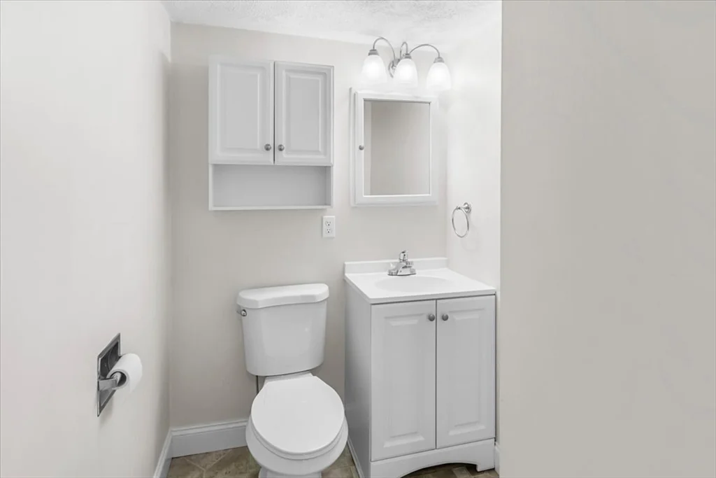 2 bed, 1 bath apartment for rent at 8 Captain Cook Ln Unit U:8, Centerville — photo 14 of 31