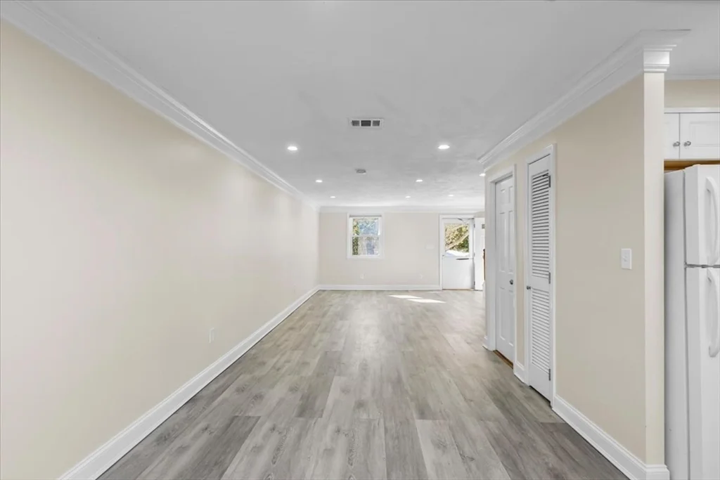 2 bed, 1 bath apartment for rent at 8 Captain Cook Ln Unit U:8, Centerville — photo 8 of 31