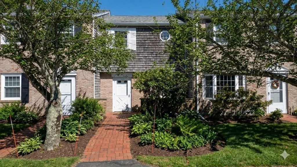 2 bed, 1 bath apartment for rent at 8 Captain Cook Ln Unit U:8, Centerville — photo 1 of 31
