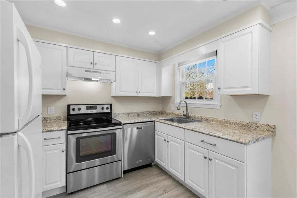 2 bed, 1 bath apartment for rent at 8 Captain Cook Ln Unit U:8, Centerville — photo 12 of 31