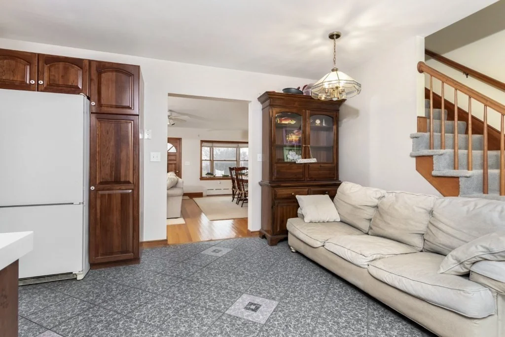 3 bed, 2 bath apartment for rent at 8 Castle Rd, Nahant — photo 14 of 34