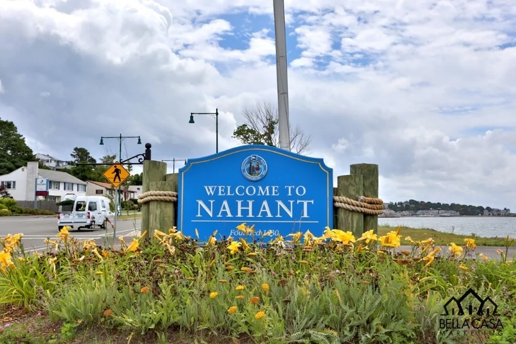 3 bed, 2 bath apartment for rent at 8 Castle Rd, Nahant — photo 1 of 34