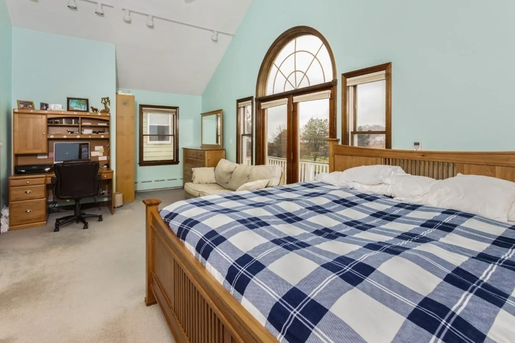 3 bed, 2 bath apartment for rent at 8 Castle Rd, Nahant — photo 24 of 34