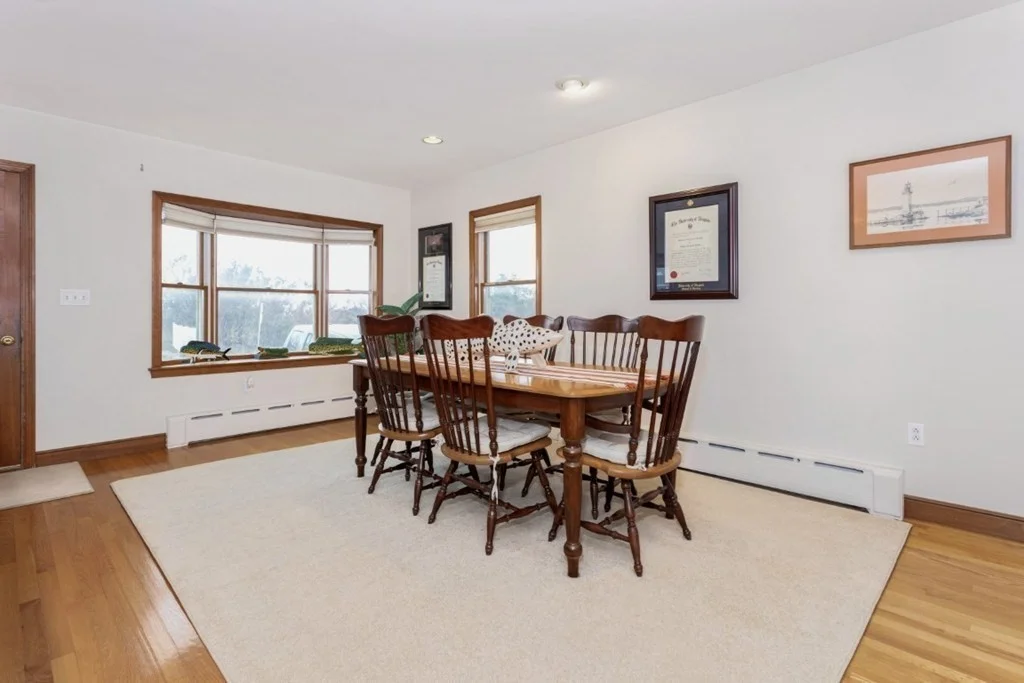 3 bed, 2 bath apartment for rent at 8 Castle Rd, Nahant — photo 7 of 34