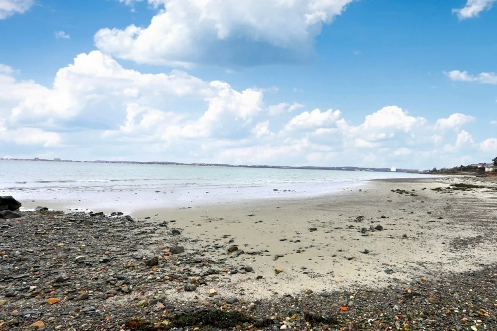 3 bed, 2 bath apartment for rent at 8 Castle Rd, Nahant — photo 2 of 34