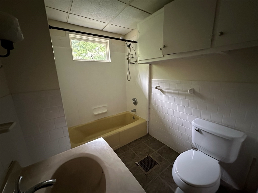 2 bed, 1 bath apartment for rent at 8 Castle Rd Unit 1, Wayland — photo 13 of 19