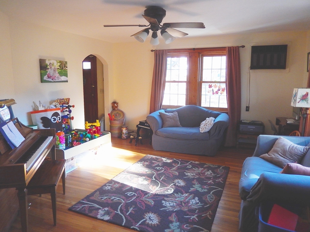 2 bed, 1 bath apartment for rent at 8 Castle Rd Unit 1, Wayland — photo 5 of 19