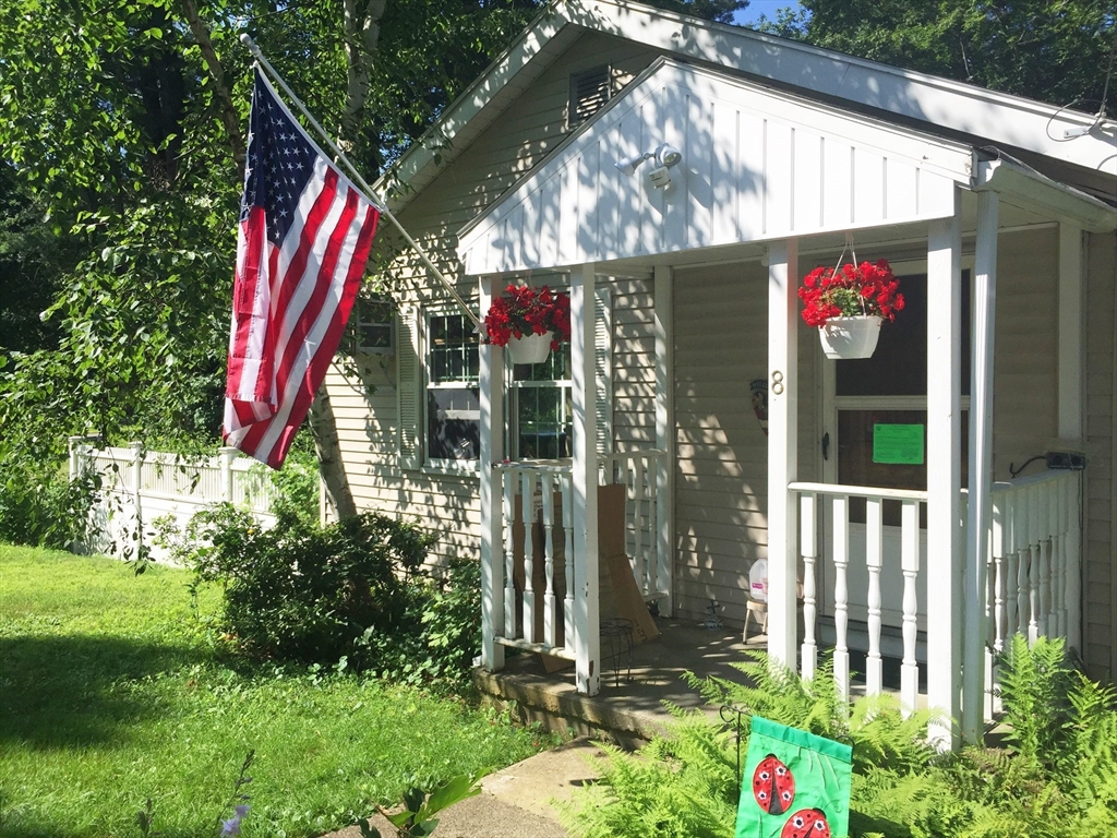 2 bed, 1 bath apartment for rent at 8 Castle Rd Unit 1, Wayland
