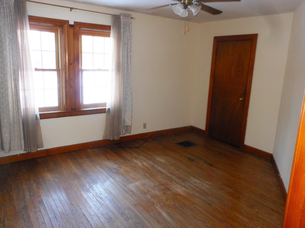 2 bed, 1 bath apartment for rent at 8 Castle Rd, Wayland — photo 11 of 22