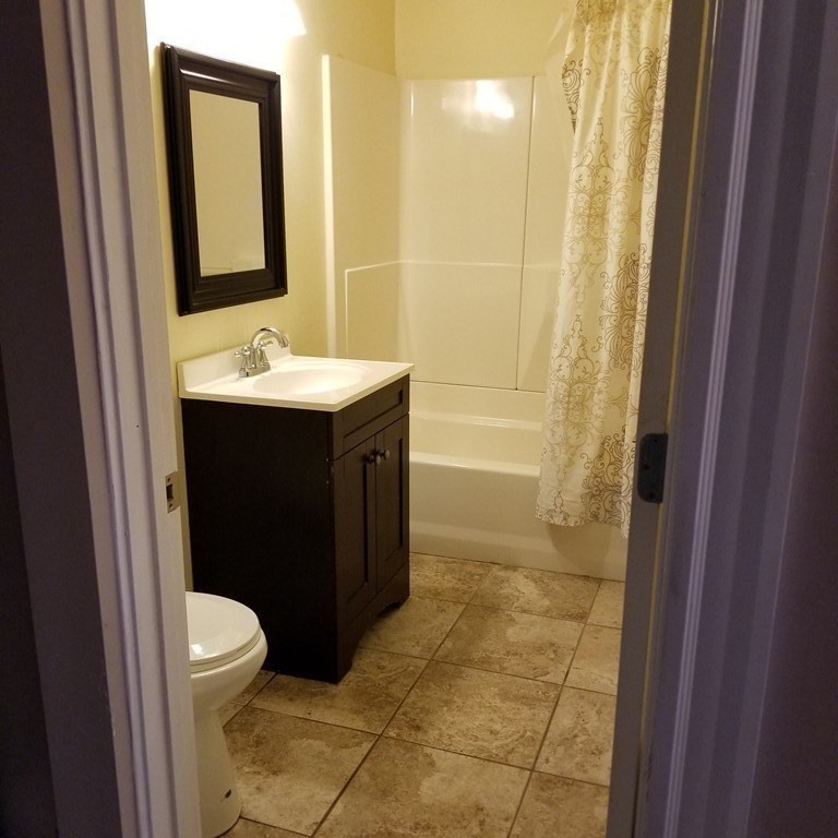2 bed, 1 bath apartment for rent at 8 Cedar St Unit 1, Haverhill — photo 8 of 8