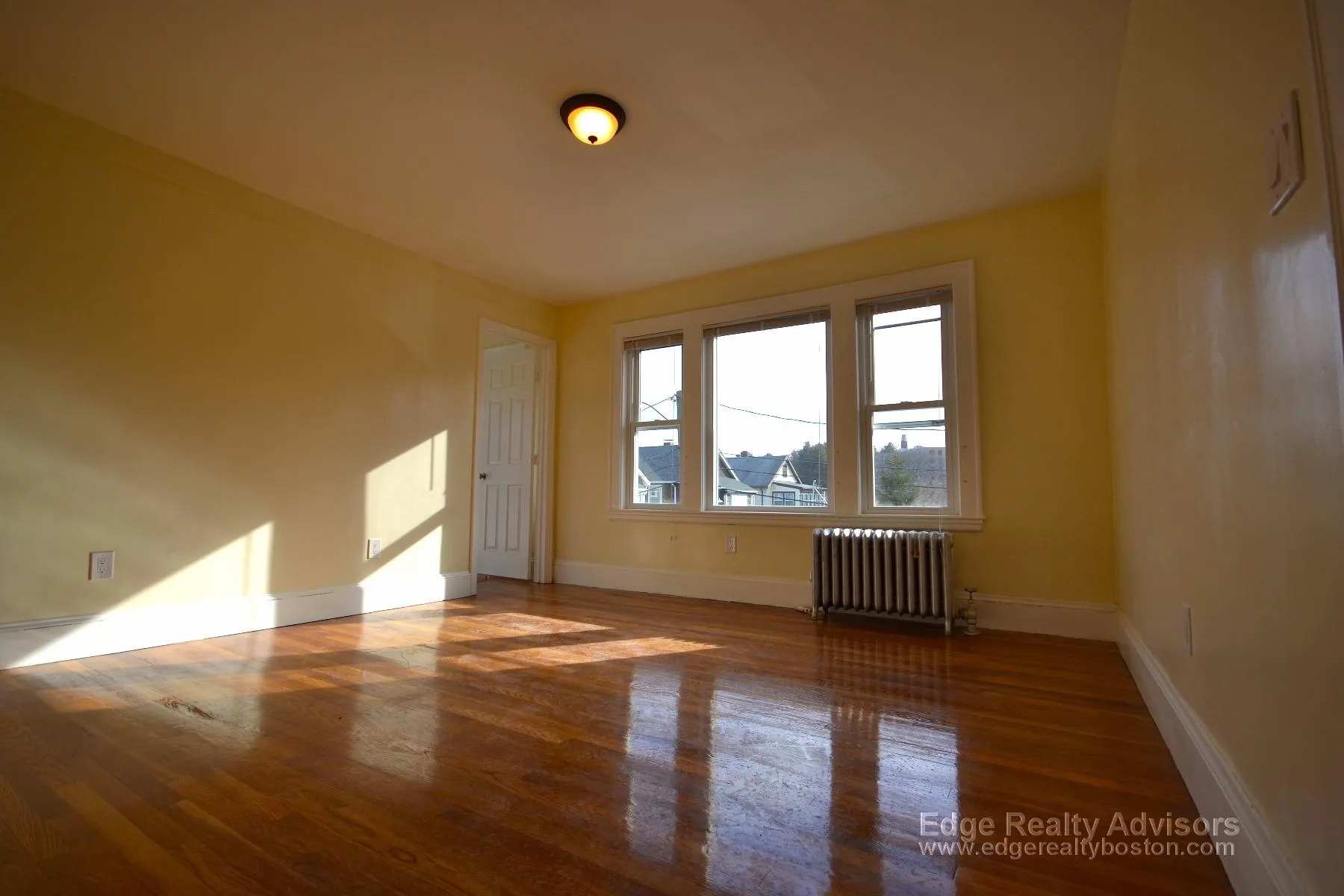 4 bed, 2 bath apartment for rent at 8 Cenacle Rd Unit 2, Brighton — photo 3 of 11