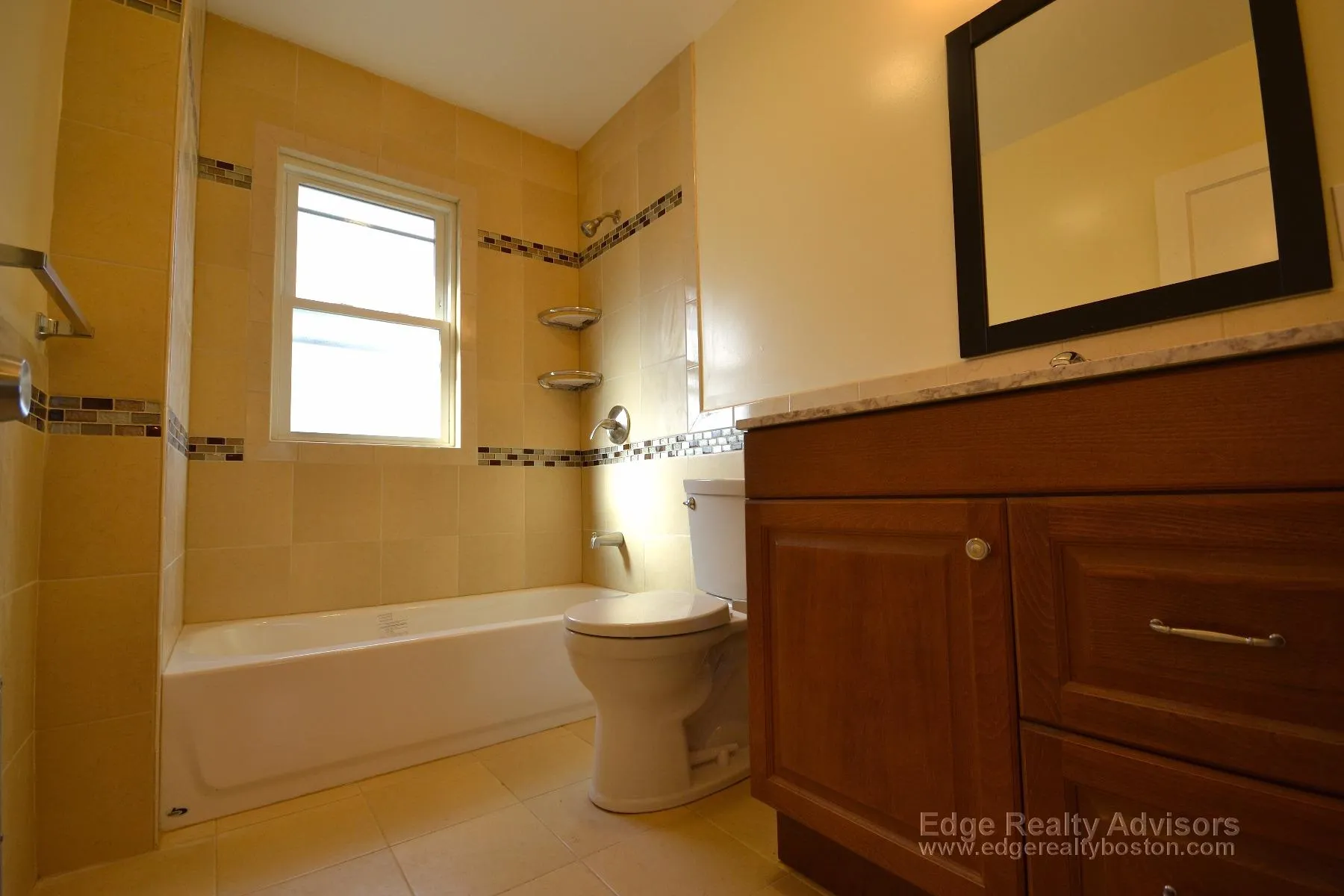4 bed, 2 bath apartment for rent at 8 Cenacle Rd Unit 2, Brighton — photo 9 of 11