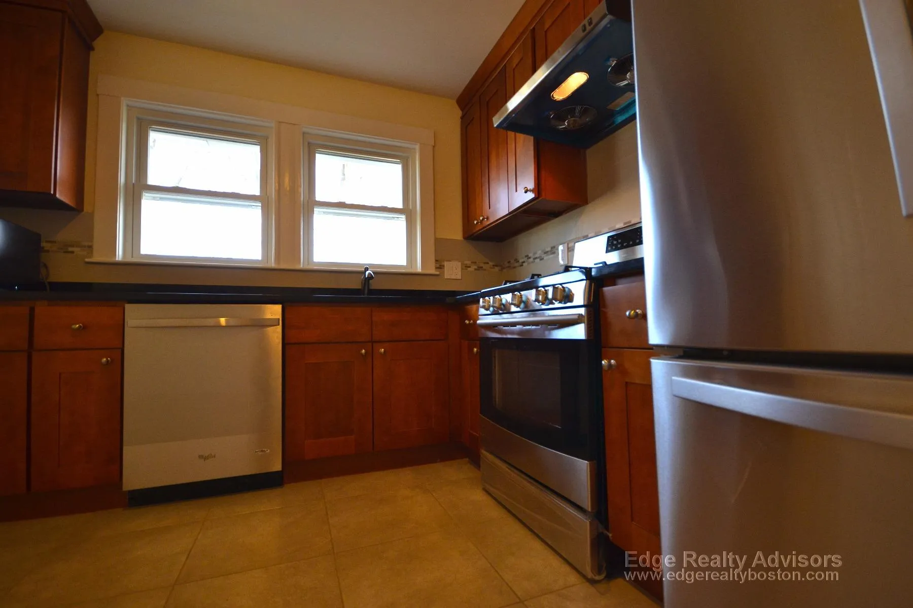 4 bed, 2 bath apartment for rent at 8 Cenacle Rd Unit 2, Brighton — photo 6 of 11