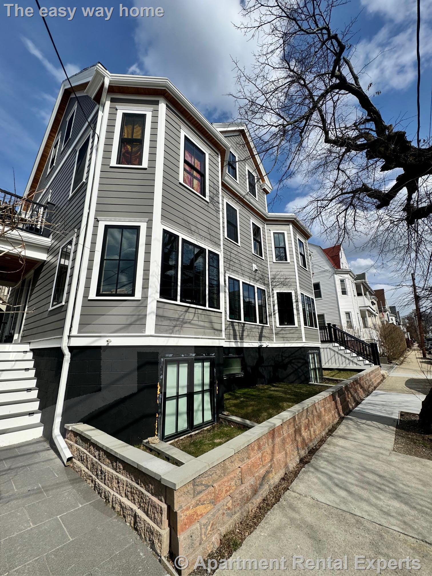 1 bed, 1 bath apartment for rent at 8 Charnwood Rd Unit 3, Davis Square