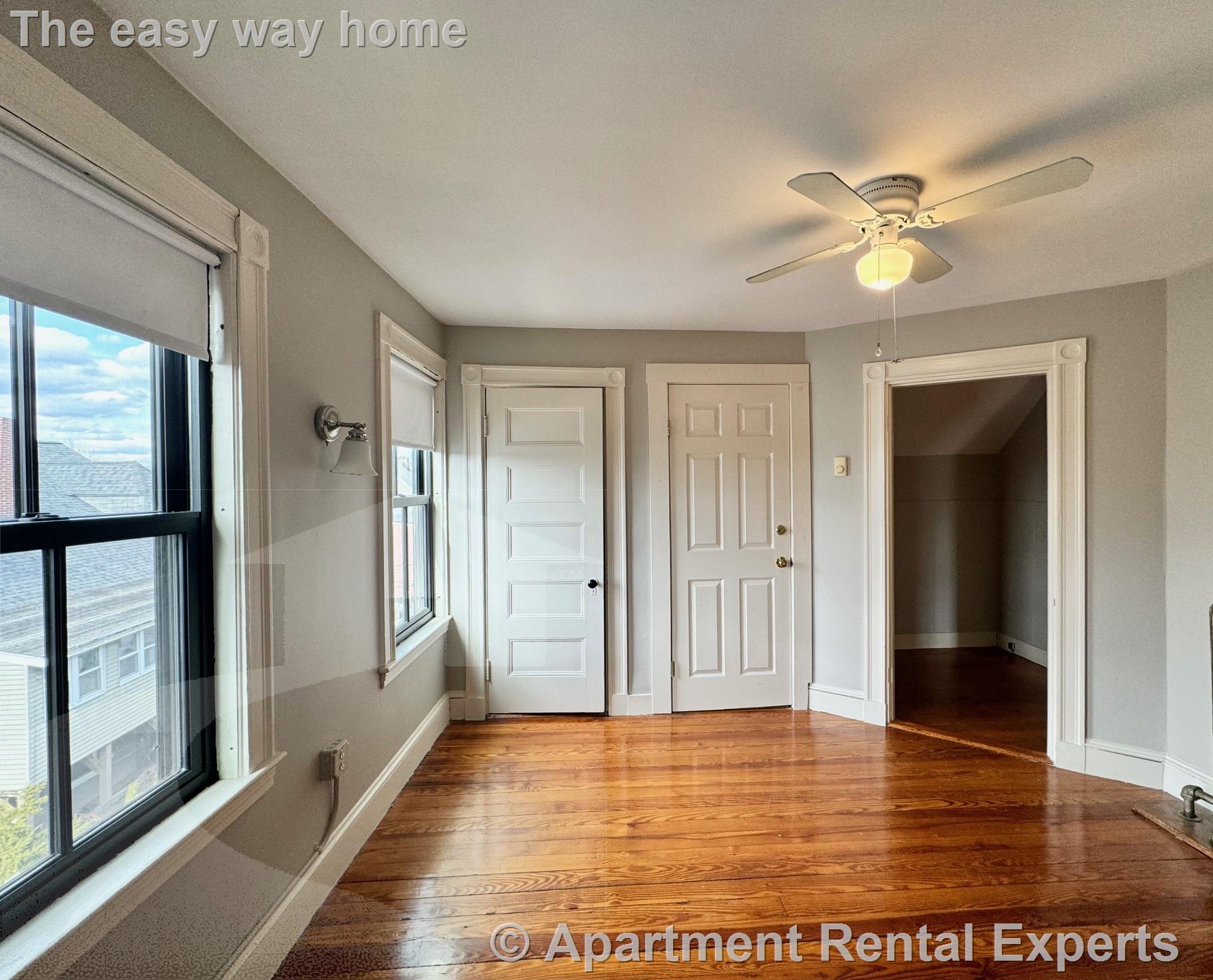1 bed, 1 bath apartment for rent at 8 Charnwood Rd Unit 3, Davis Square — photo 3 of 12