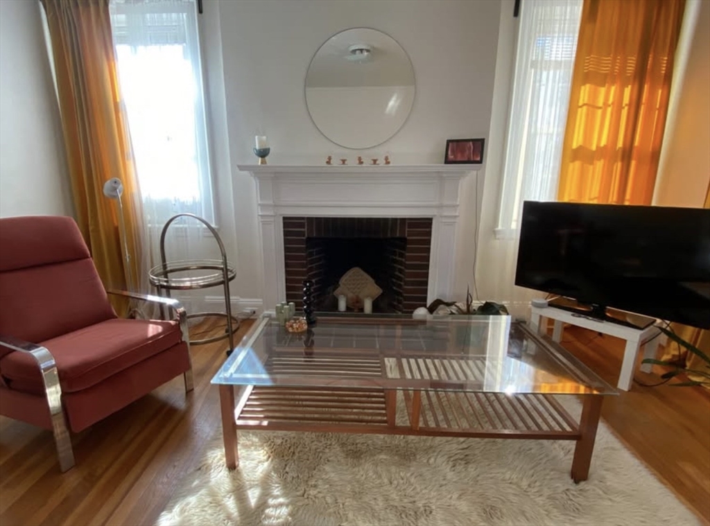 1 bed, 1 bath apartment for rent at 8 Chauncy St Unit Mf, Neighborhood Nine — photo 2 of 6