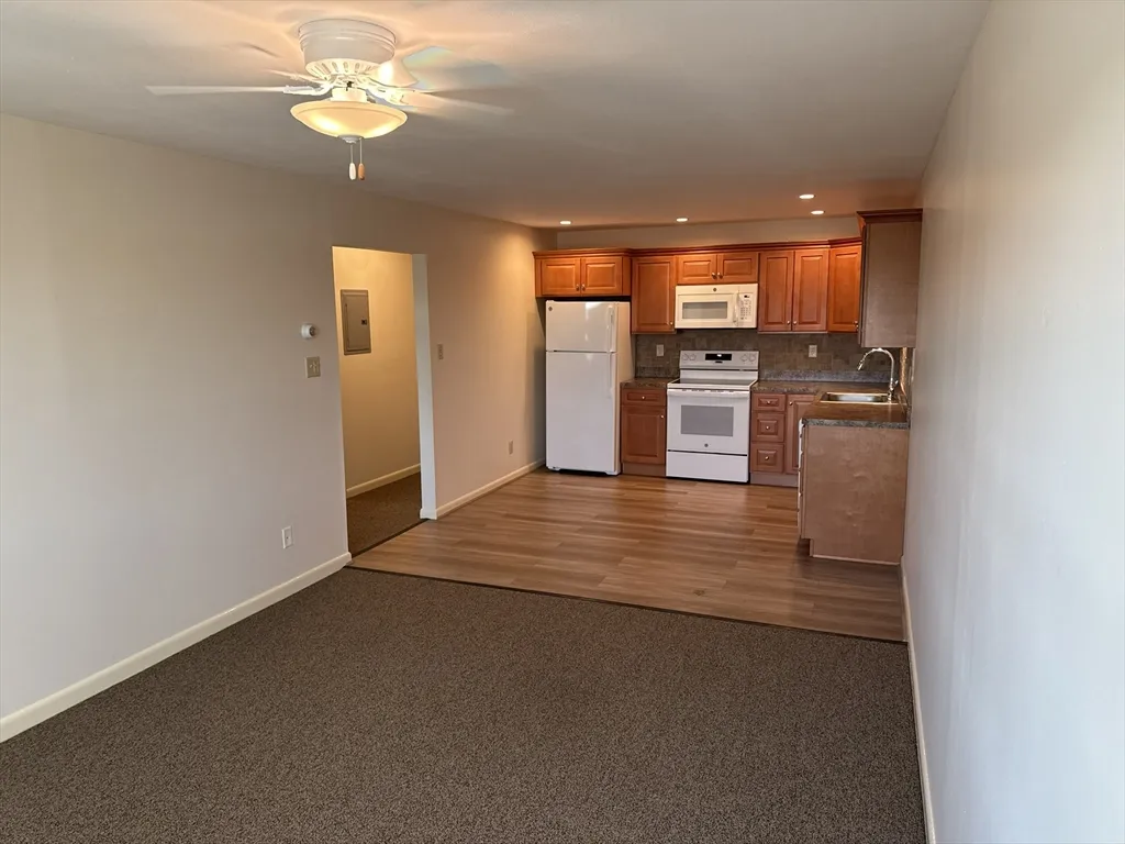 1 bed, 1 bath apartment for rent at 8 Chauncy Unit 53, Weymouth — photo 5 of 10