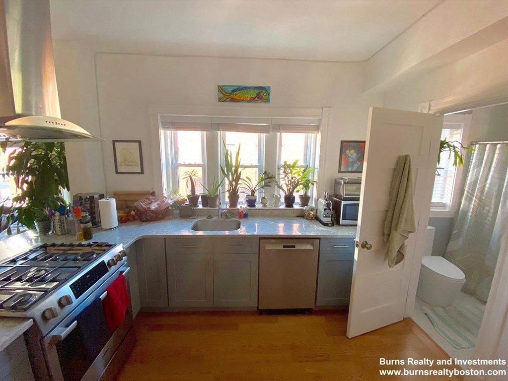 3 bed, 2 bath apartment for rent at 8 Cherry St Unit 2, Spring Hill — photo 3 of 11