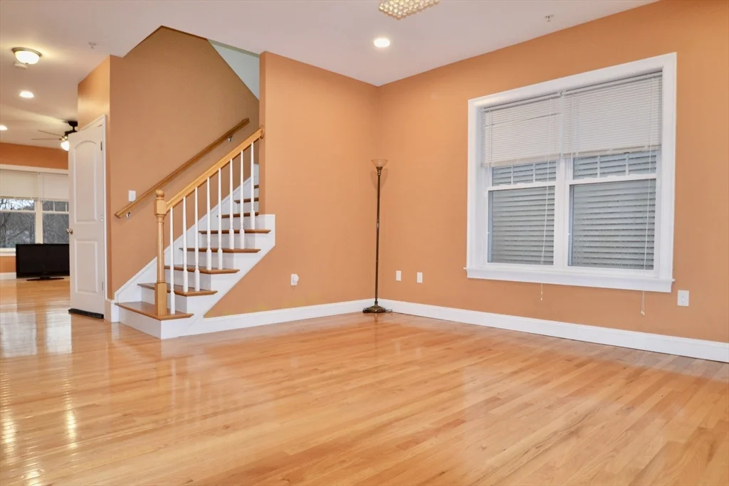 3 bed, 2 bath apartment for rent at 8 Cheyenne Vly Unit 8, Westford — photo 4 of 27