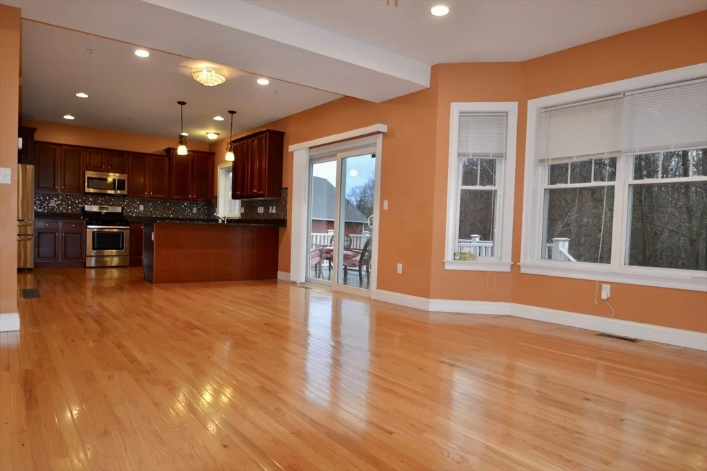 3 bed, 2 bath apartment for rent at 8 Cheyenne Vly Unit 8, Westford — photo 10 of 27