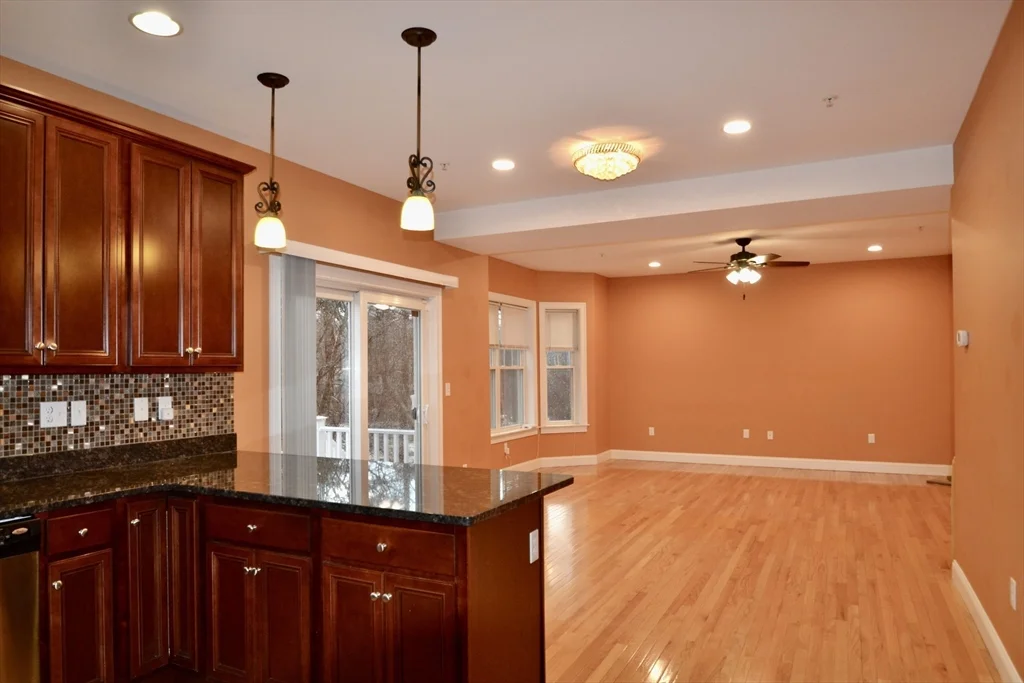 3 bed, 2 bath apartment for rent at 8 Cheyenne Vly Unit 8, Westford — photo 7 of 27