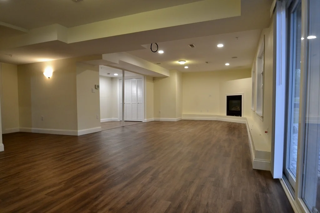3 bed, 2 bath apartment for rent at 8 Cheyenne Vly Unit 8, Westford — photo 24 of 27