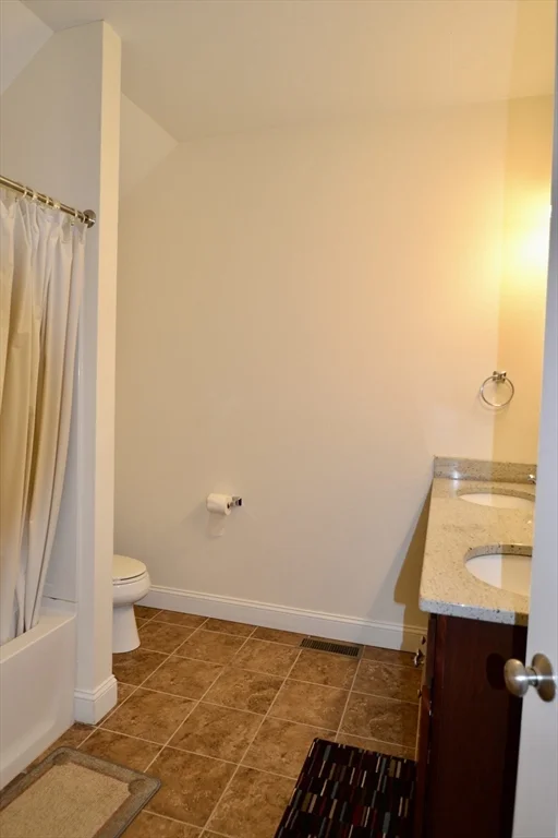3 bed, 2 bath apartment for rent at 8 Cheyenne Vly Unit 8, Westford — photo 18 of 27
