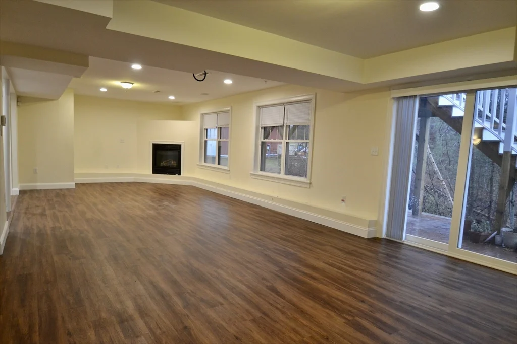 3 bed, 2 bath apartment for rent at 8 Cheyenne Vly Unit 8, Westford — photo 23 of 27