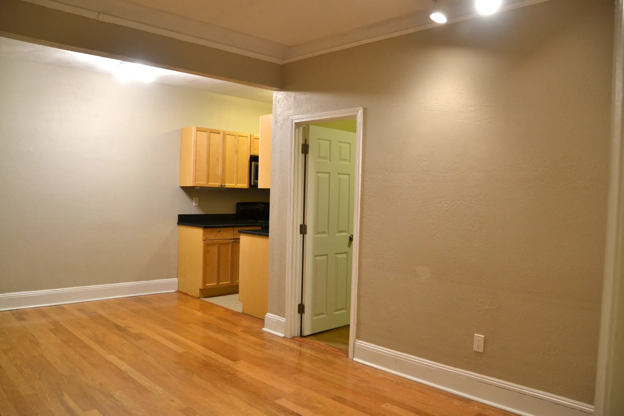 2 bed, 1 bath apartment for rent at 8 Chiswick Rd Unit 23, Brighton — photo 15 of 32