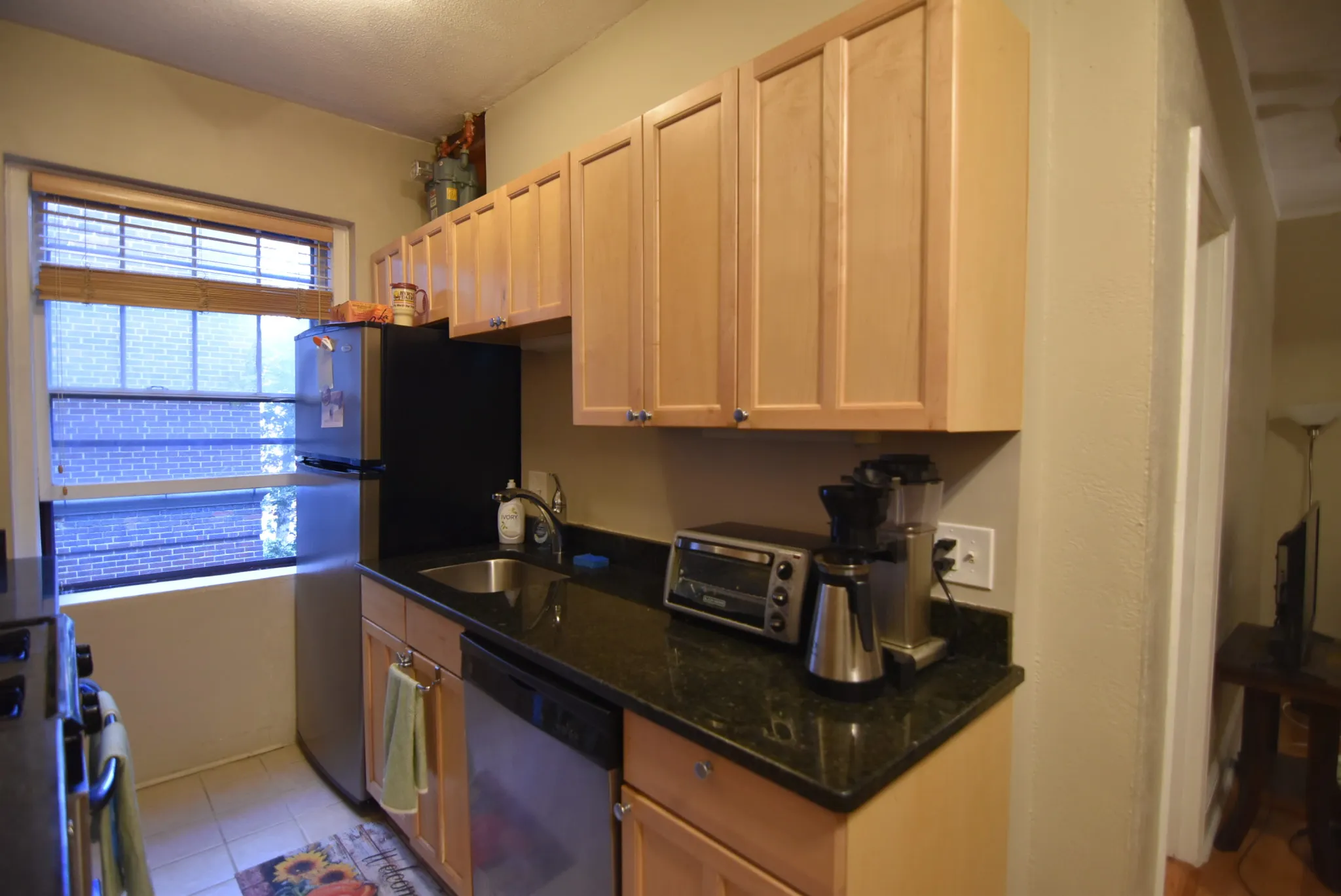 2 bed, 1 bath apartment for rent at 8 Chiswick Rd Unit 23, Brighton — photo 3 of 32