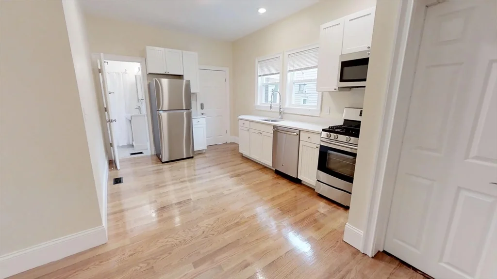 2 bed, 1 bath apartment for rent at 8 Claremon St Unit 2, Teele Square — photo 7 of 8