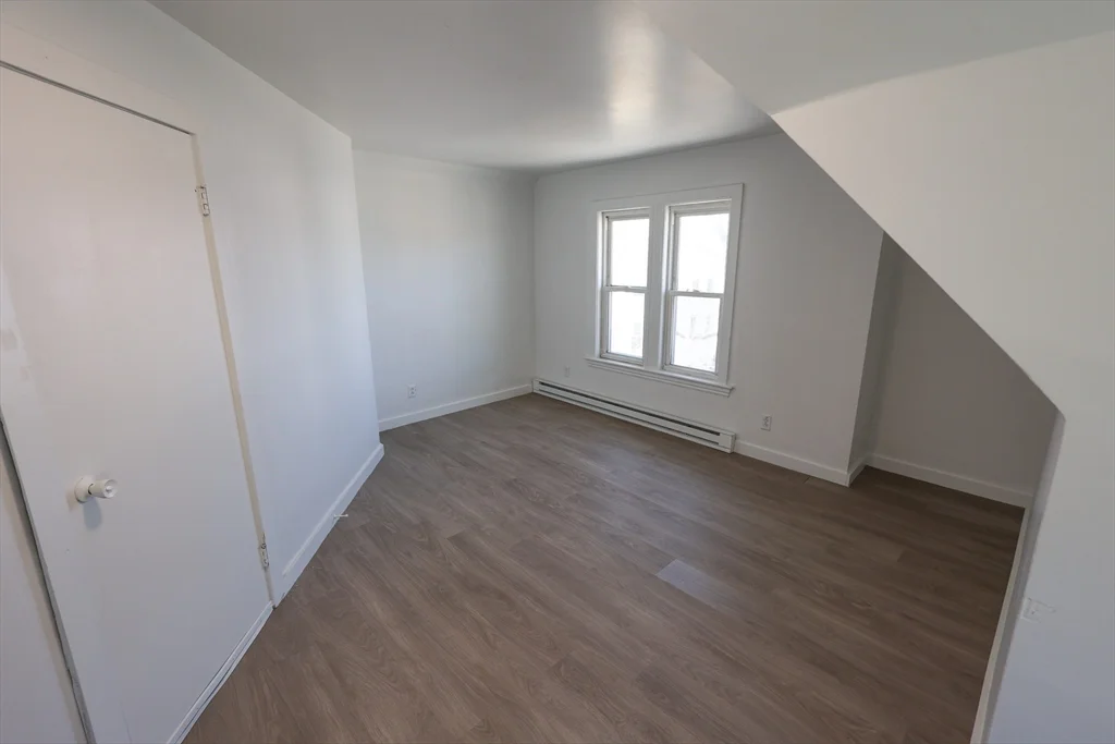 2 bed, 1 bath apartment for rent at 8 Colonial Ave Unit 3, Dorchester — photo 7 of 11