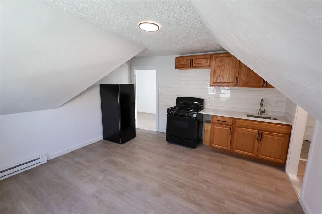 2 bed, 1 bath apartment for rent at 8 Colonial Ave Unit 3, Dorchester