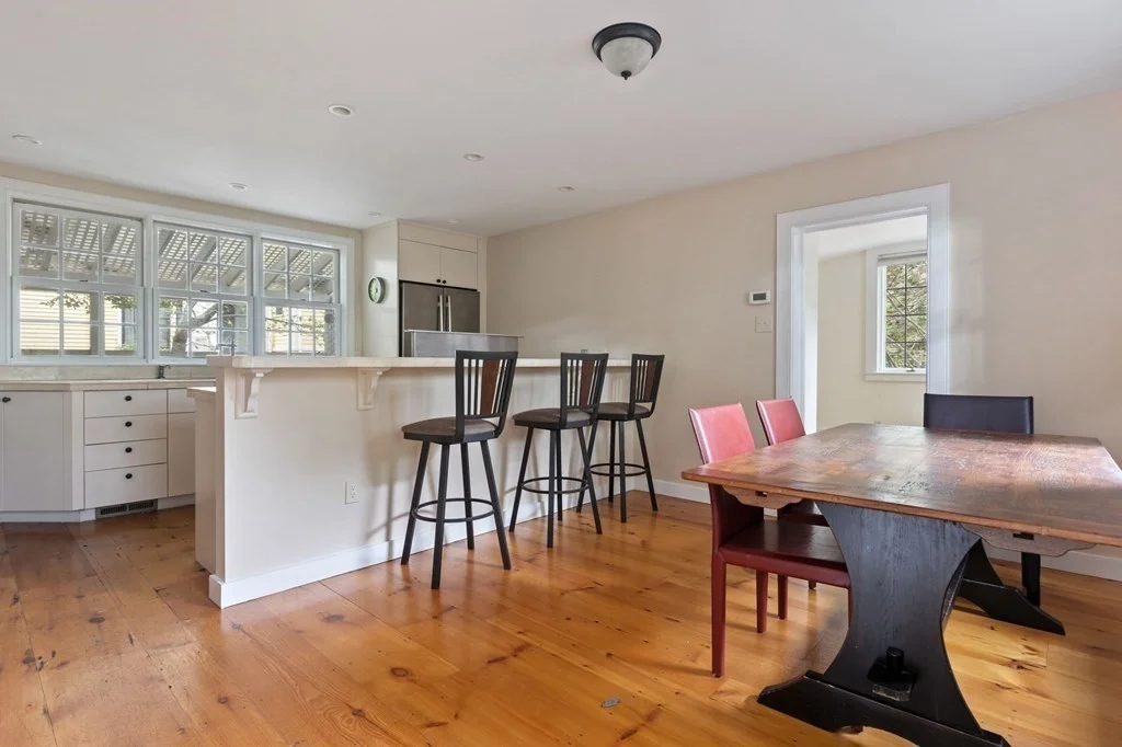 3 bed, 2 bath apartment for rent at 8 Coolidge Hill Rd, Coolidge Hill — photo 6 of 23