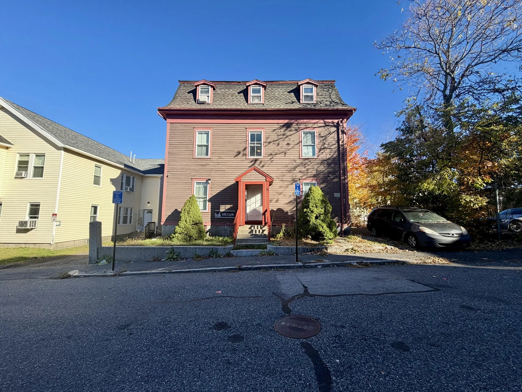 4 bed, 1 bath apartment for rent at 8 Cottage St Unit 1, Union Hill