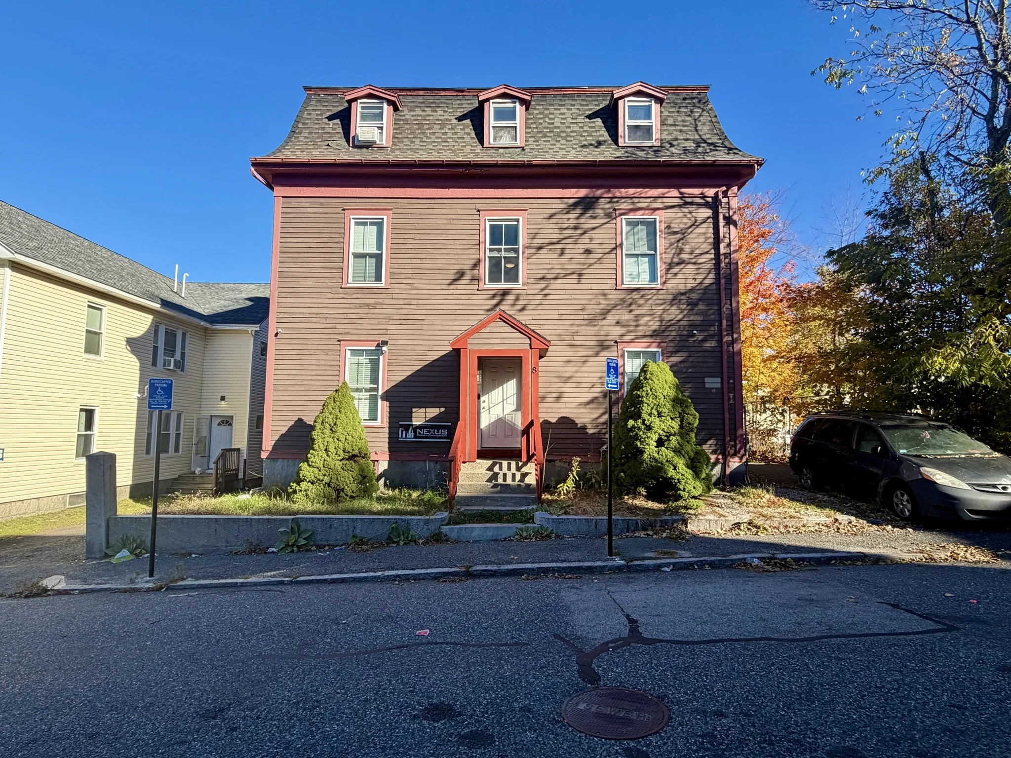 4 bed, 1 bath apartment for rent at 8 Cottage St Unit 1, Union Hill — photo 2 of 17