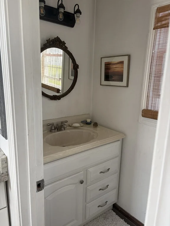 2 bed, 1 bath apartment for rent at 8 Cove Rd, Little Neck — photo 3 of 18