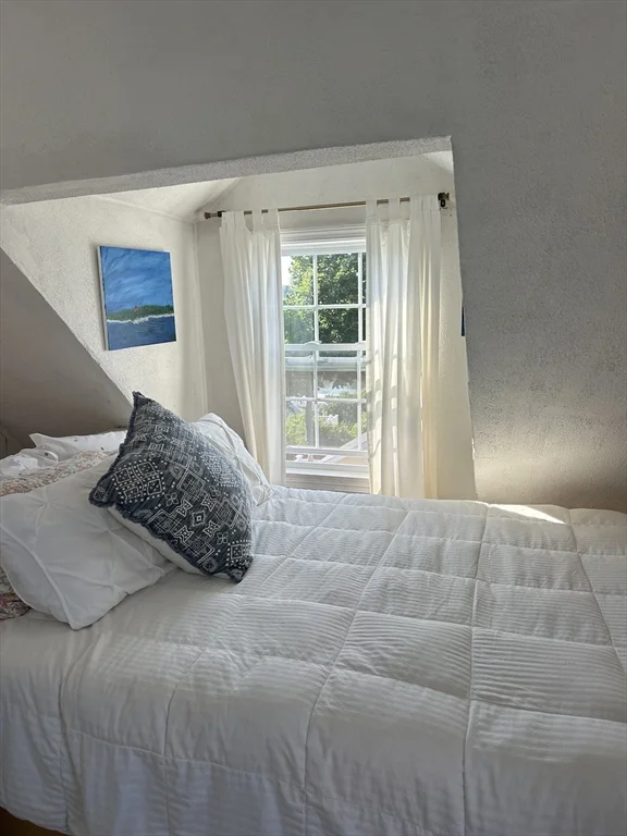 2 bed, 1 bath apartment for rent at 8 Cove Rd, Little Neck — photo 11 of 18