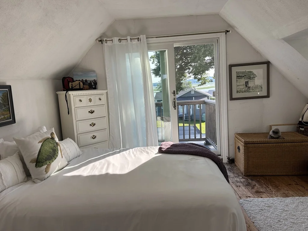 2 bed, 1 bath apartment for rent at 8 Cove Rd, Little Neck — photo 12 of 18