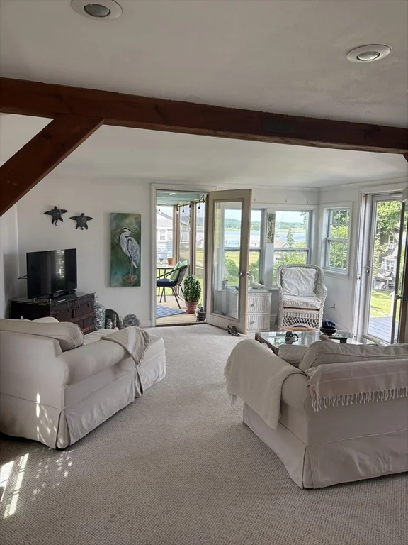 2 bed, 1 bath apartment for rent at 8 Cove Rd, Little Neck — photo 5 of 18