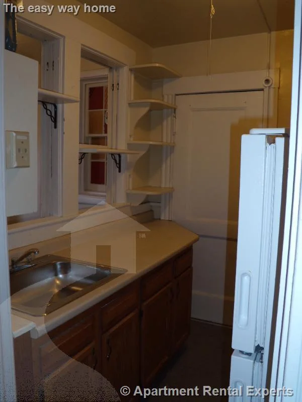 2 bed, 1 bath apartment for rent at 8 Craigie Cir Unit 35, Harvard Square — photo 3 of 14