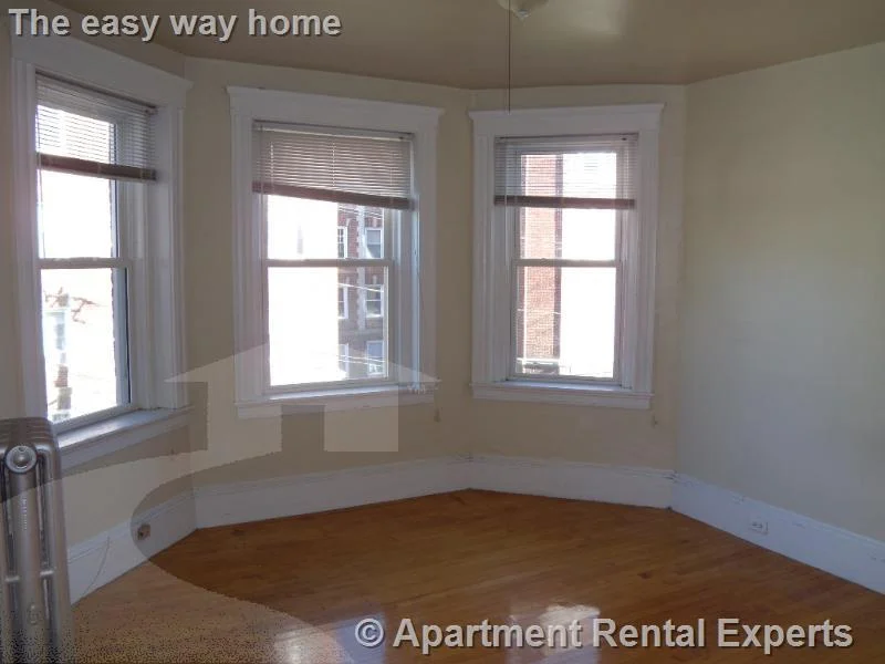 2 bed, 1 bath apartment for rent at 8 Craigie Cir Unit 35, Harvard Square — photo 5 of 14