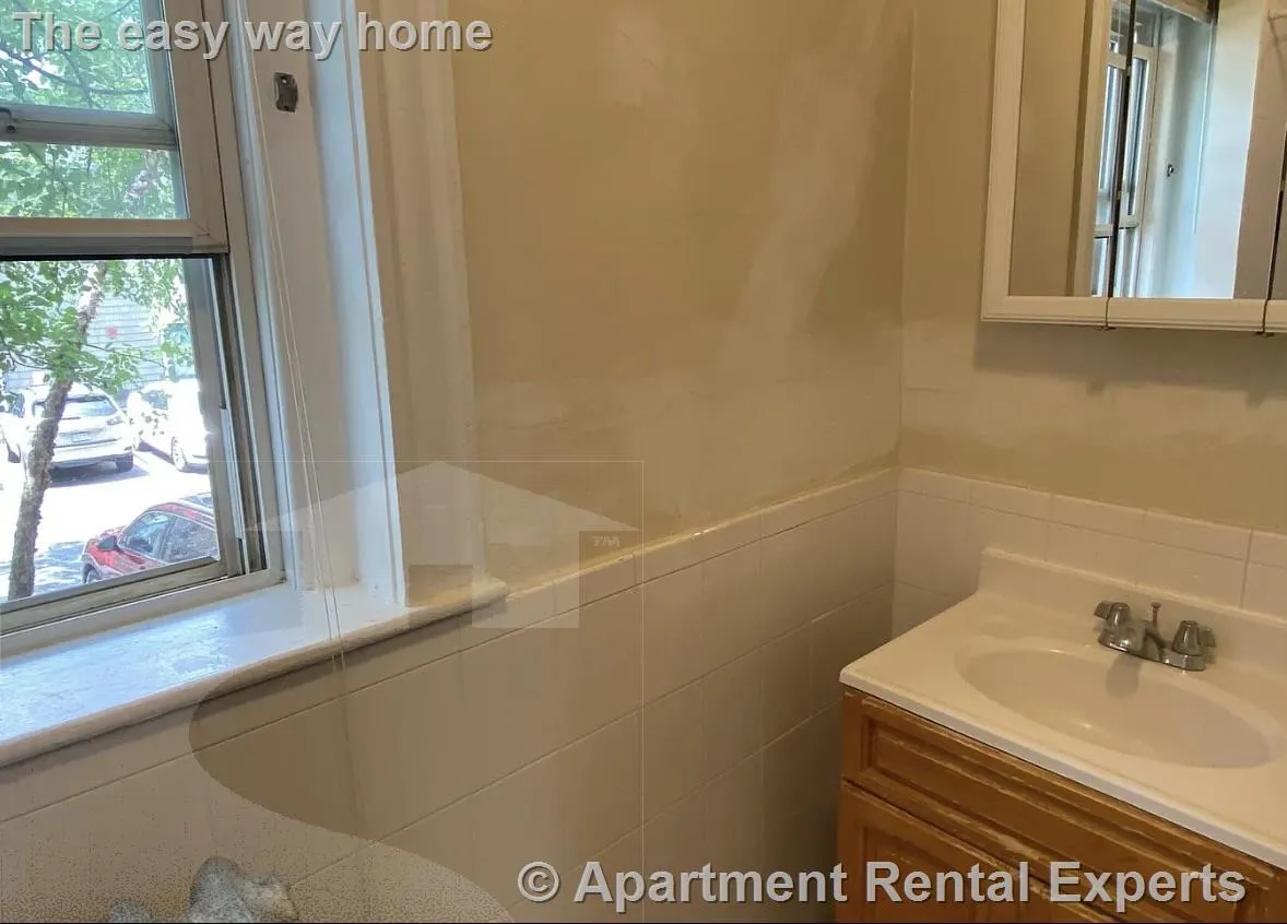 1 bed, 1 bath apartment for rent at 8 Craigie Cir Unit 8, Harvard Square — photo 8 of 13