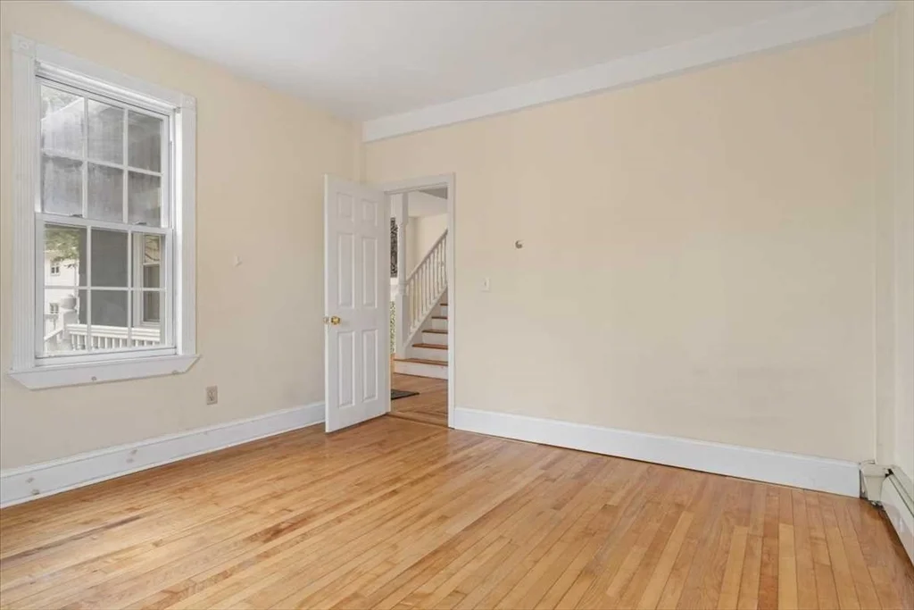 4 bed, 2 bath apartment for rent at 8 Crown St Unit 8, Worcester — photo 12 of 30
