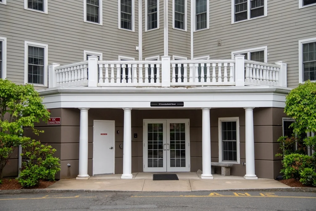 2 bed, 2 bath apartment for rent at 8 Crowninshield St Unit 210, Peabody — photo 2 of 29