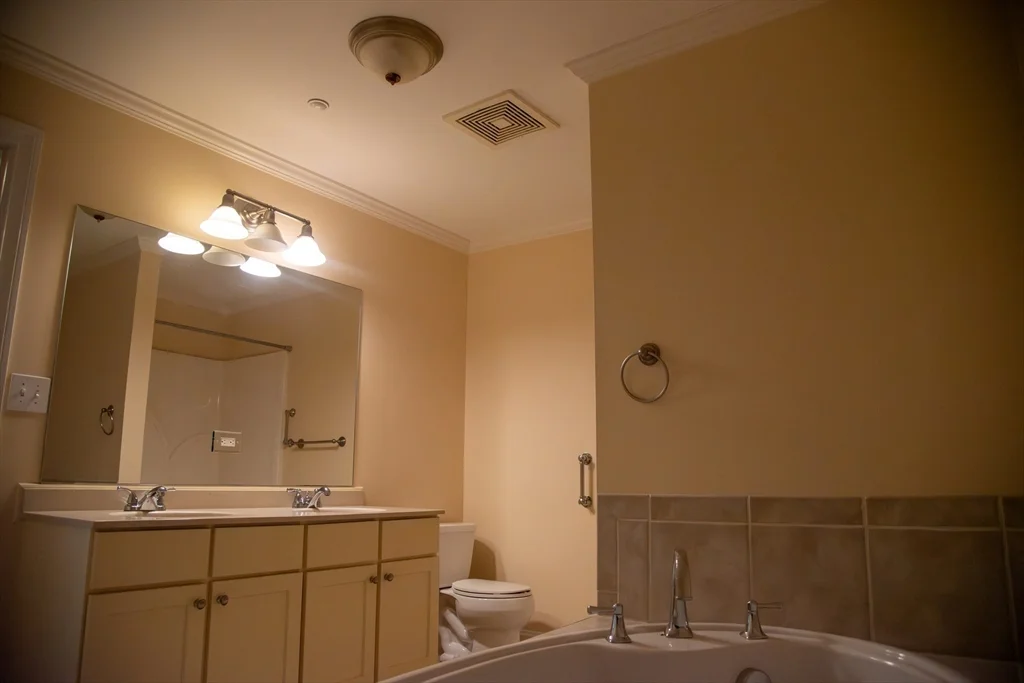 2 bed, 2 bath apartment for rent at 8 Crowninshield St Unit 210, Peabody — photo 14 of 29