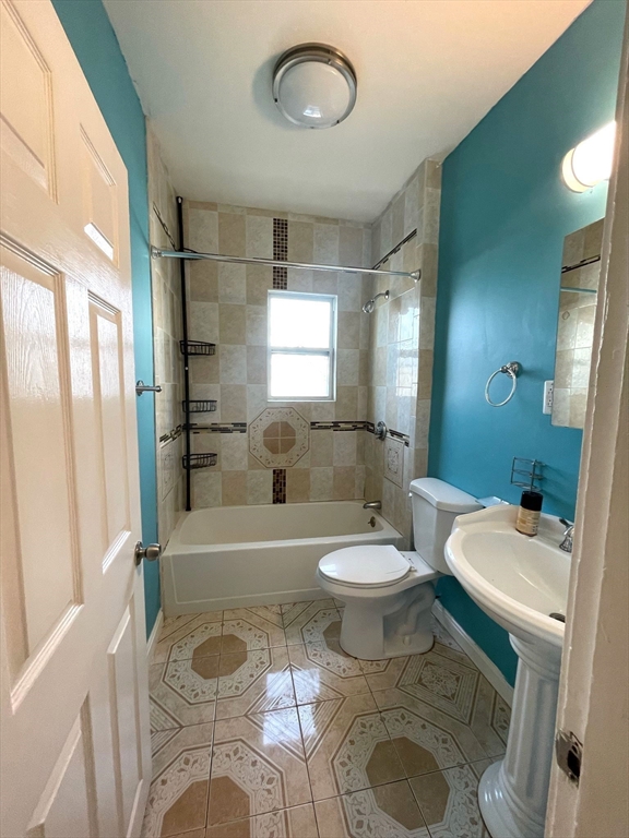 3 bed, 1 bath apartment for rent at 8 Dane Unit 2, Everett — photo 4 of 15