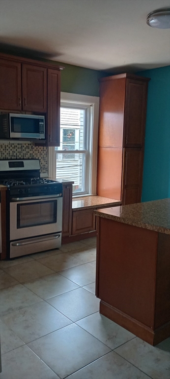 3 bed, 1 bath apartment for rent at 8 Dane Unit 2, Everett — photo 14 of 15
